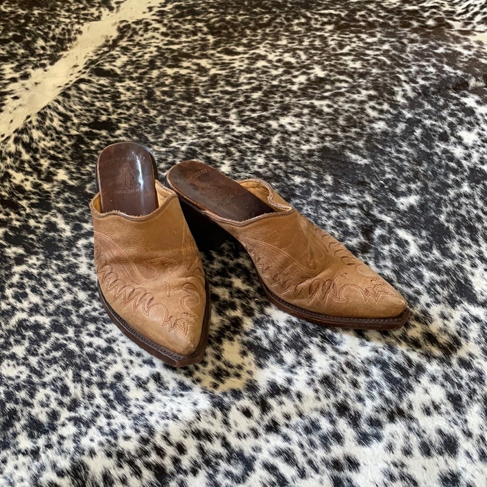 Old Gringo Size 8 tan thunderbird mules
